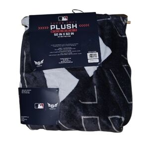 Super Soft Plush Blanket - Black and White